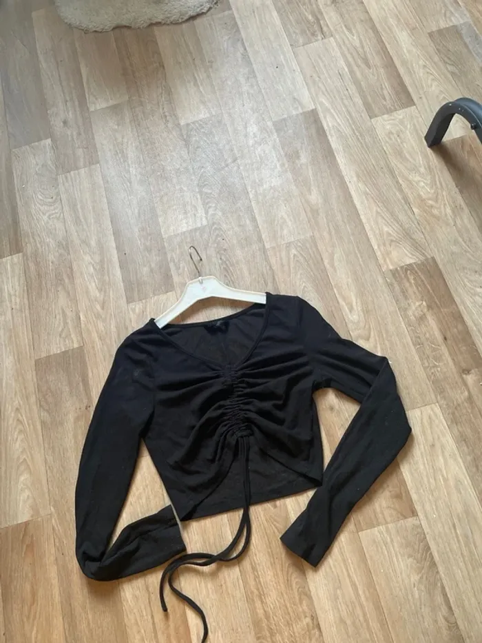 Haut noir s/m - photo numéro 2
