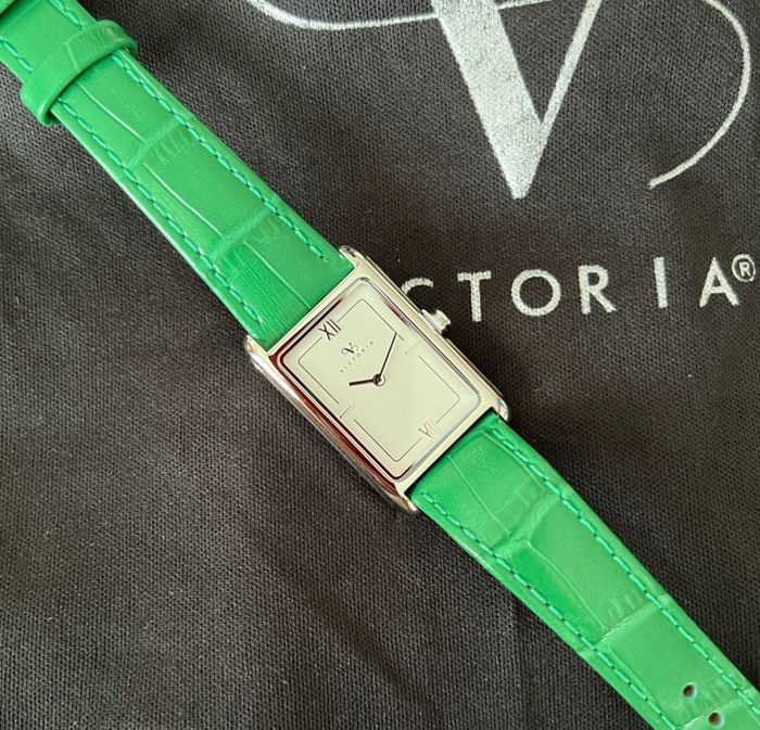 Montre acier Victoria bracelet cuir vert - Neuve  - Valeur 99,90€ - photo numéro 3