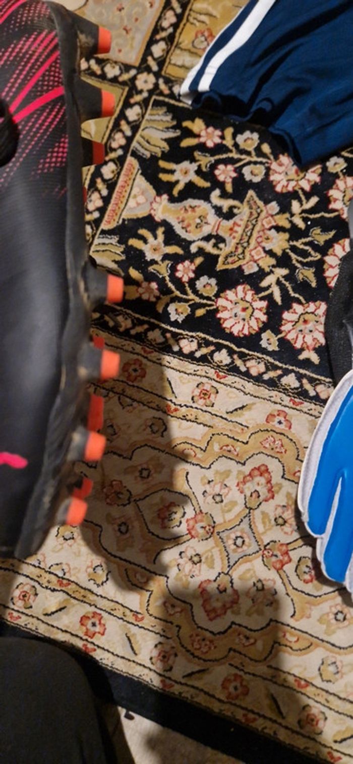 Lot football chaussures gants de garderies show tshirt - photo numéro 8