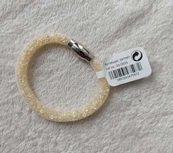 Bracelet jaune aimenté