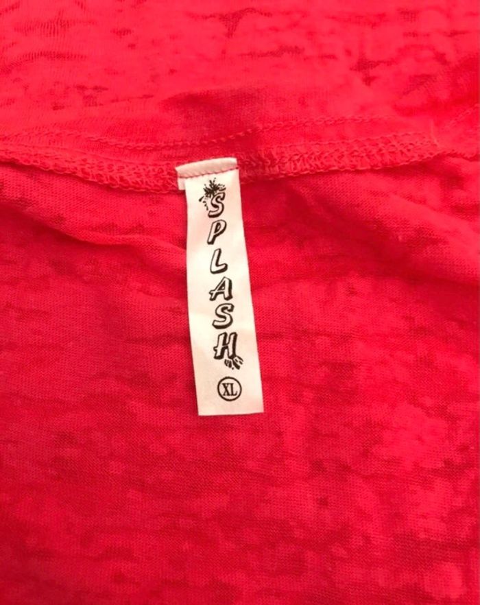T-shirt framboise T.XL (plutôt transparent) - photo numéro 4