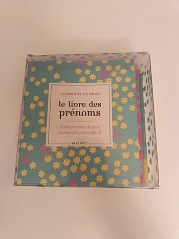 Agenda de grossesse et livre des prénoms