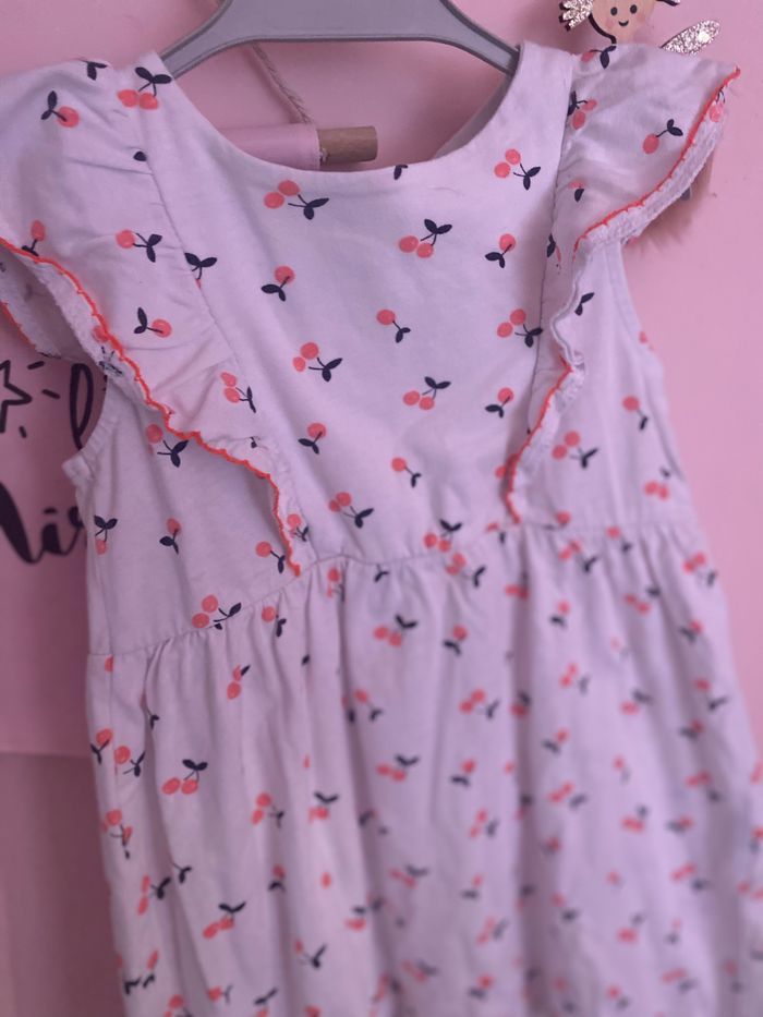 Robe cerise - photo numéro 3