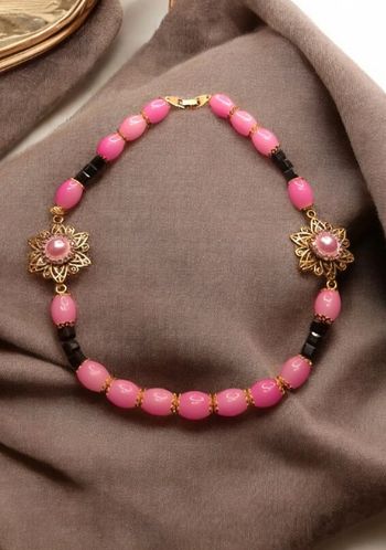 Collier ras de cou rose et noir