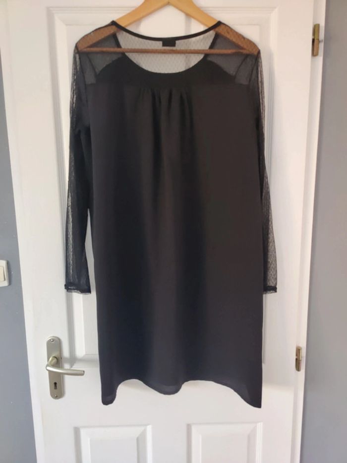 Robe noire - photo numéro 3