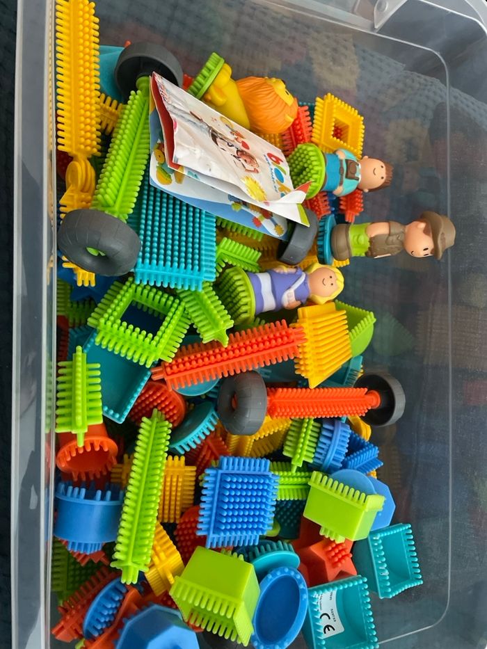 Bloko 190 pièces avec 4 personnages - photo numéro 2