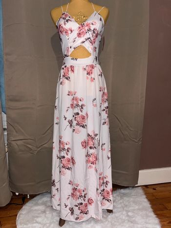 Magnifique robe longue fleurie fendue neuve