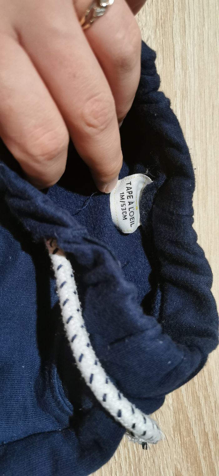 Jogging bleu marine 1 mois - photo numéro 3