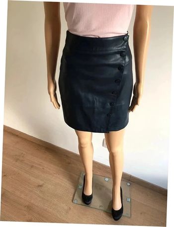 Jupe bleue marine neuve en simili cuir Naf Naf taille 34 (valeur 38€)