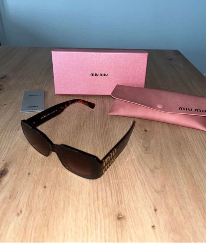 Lunette soleil miu miu