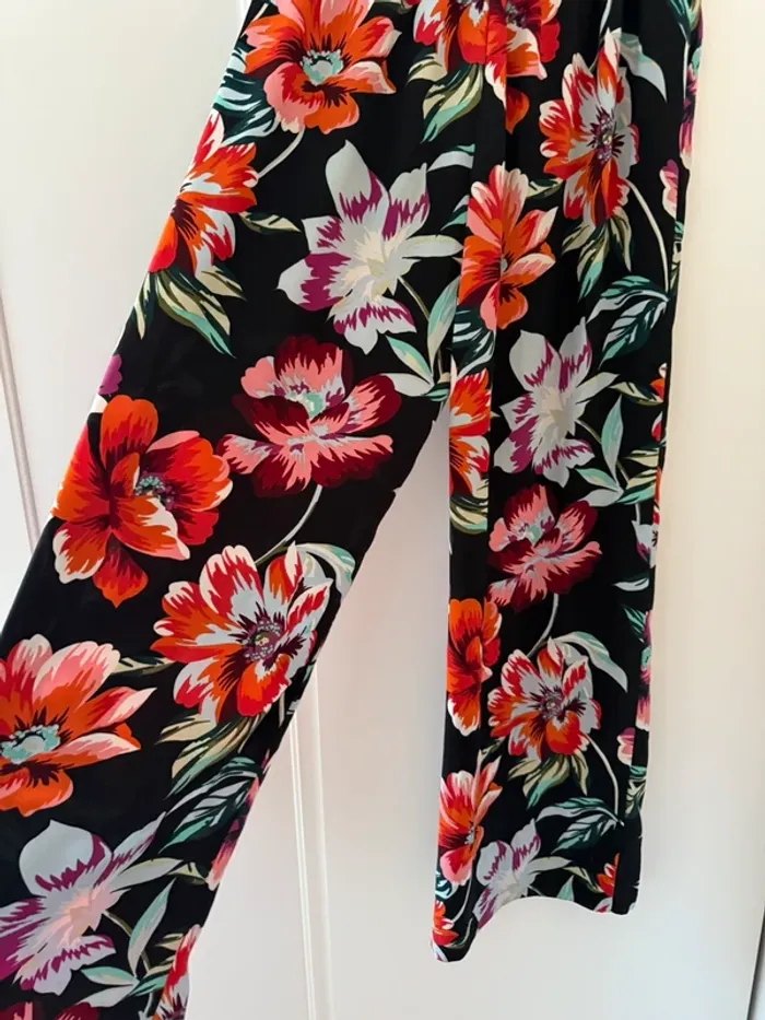 Superbe pantalon fluide fleuri jambes larges Stradivarius 🌸 M 38 - photo numéro 7