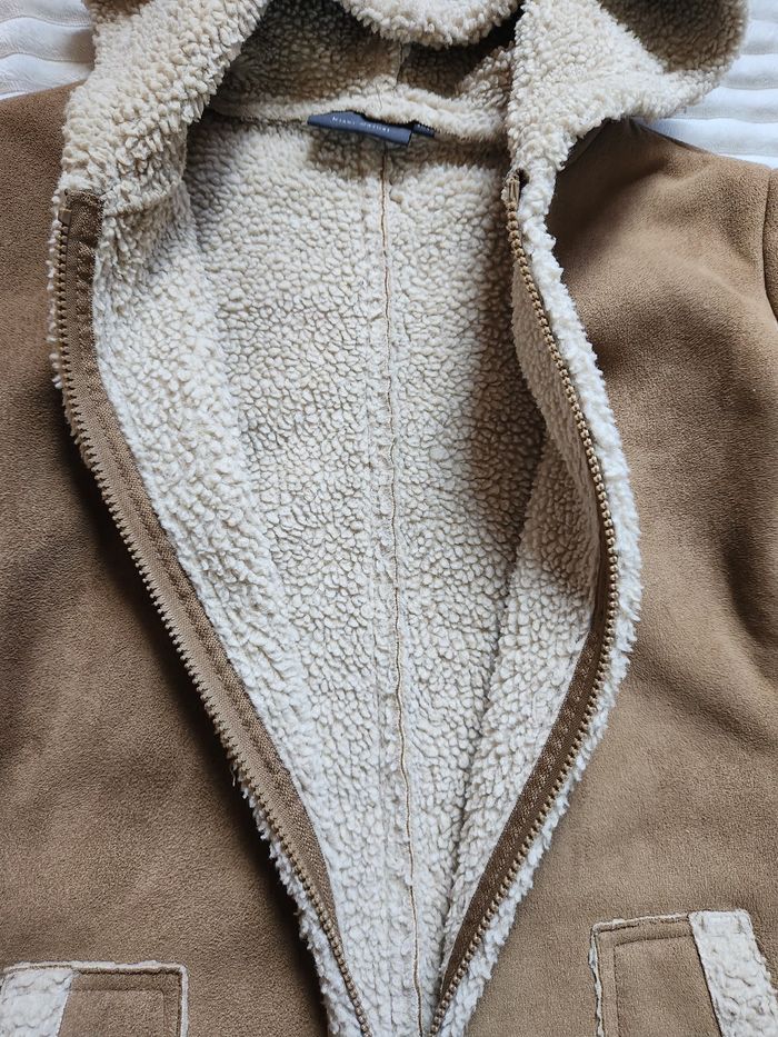 Manteau doublé effet peau lainée Kiabi – Taille 42 – Long – Capuche – Bon état - photo numéro 6