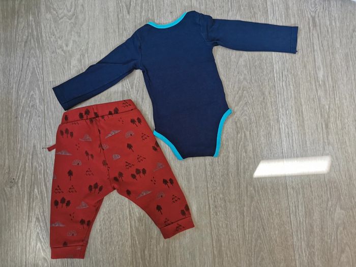 Ensemble jogging et bodie 12 mois - photo numéro 2