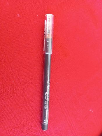 Crayon pour les yeux khôl gris neuf