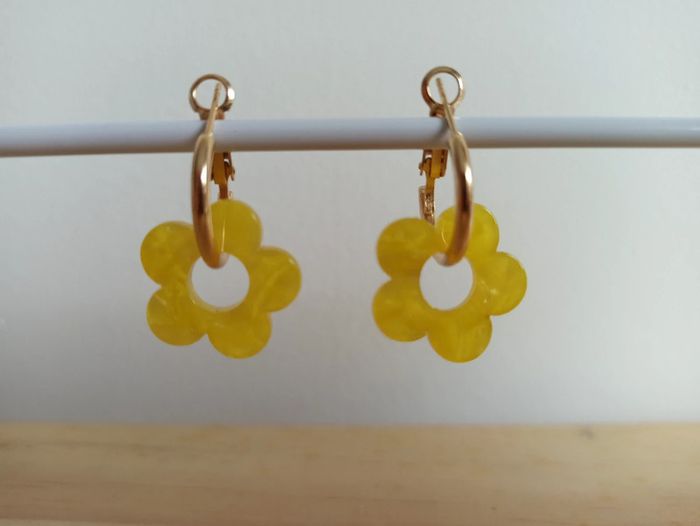 Boucles d'oreilles fleur jaunes