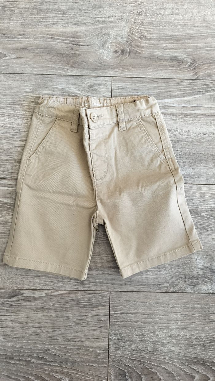 Short chino