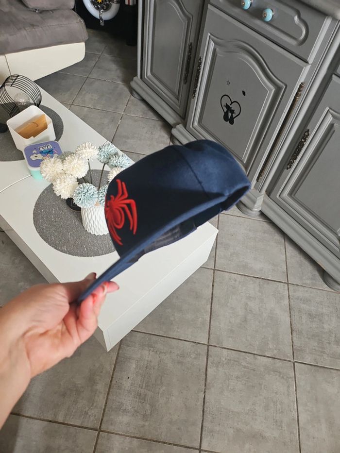 Jolie casquette neuve - photo numéro 2