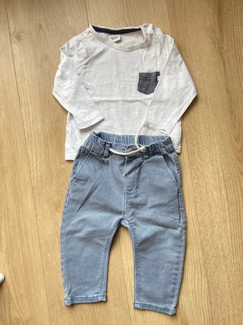 Tenue jean bleu clair Zara et haut Tape à l’œil 12 mois