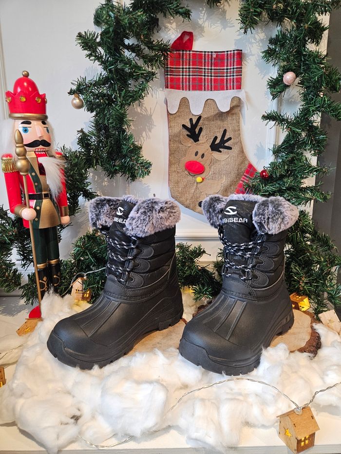 Lot chaussure d'hiver Hobibear et cache oreille