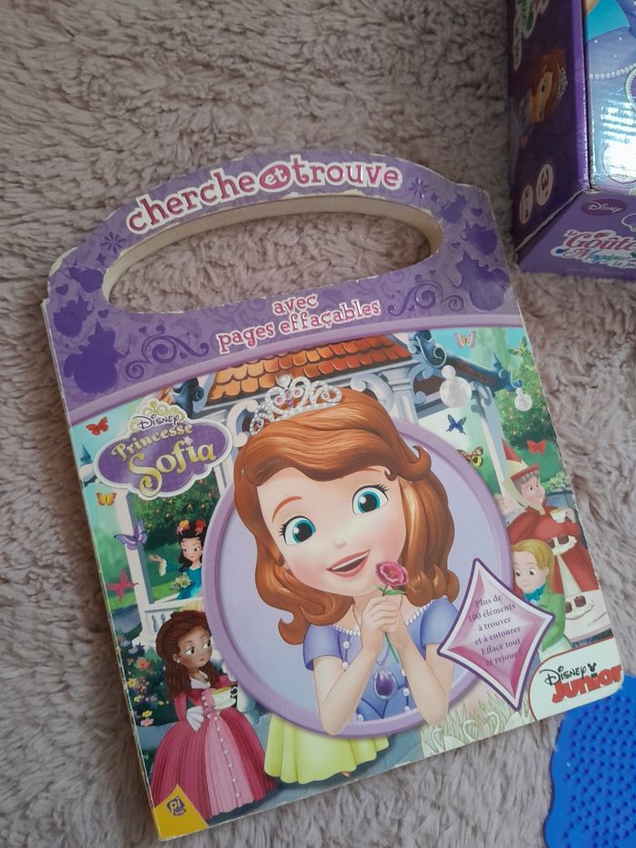 Lot  princesse Sofia disney 🎄 jeu, livre, coffret 3dvd, bijoux et perles - photo numéro 2