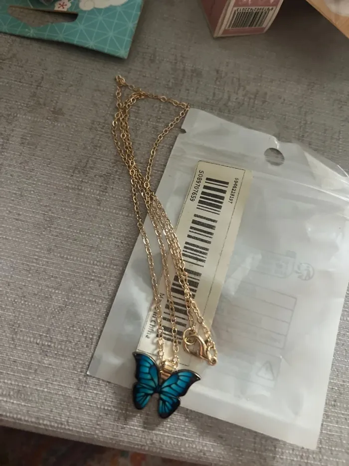 Petit collier papillon