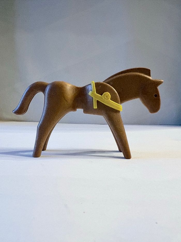 Cheval Playmobil Marron avec harnais jaune - chevalier Western Ranch - photo numéro 4