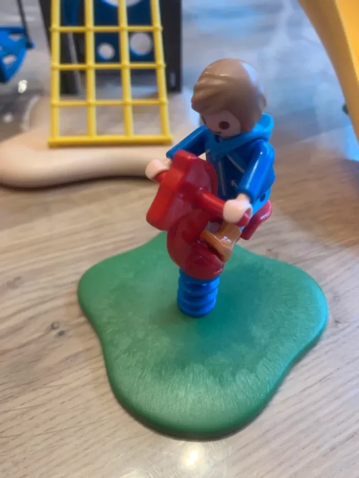 Playmobil set 5568 - Le square pour enfants avec jeux - photo numéro 3