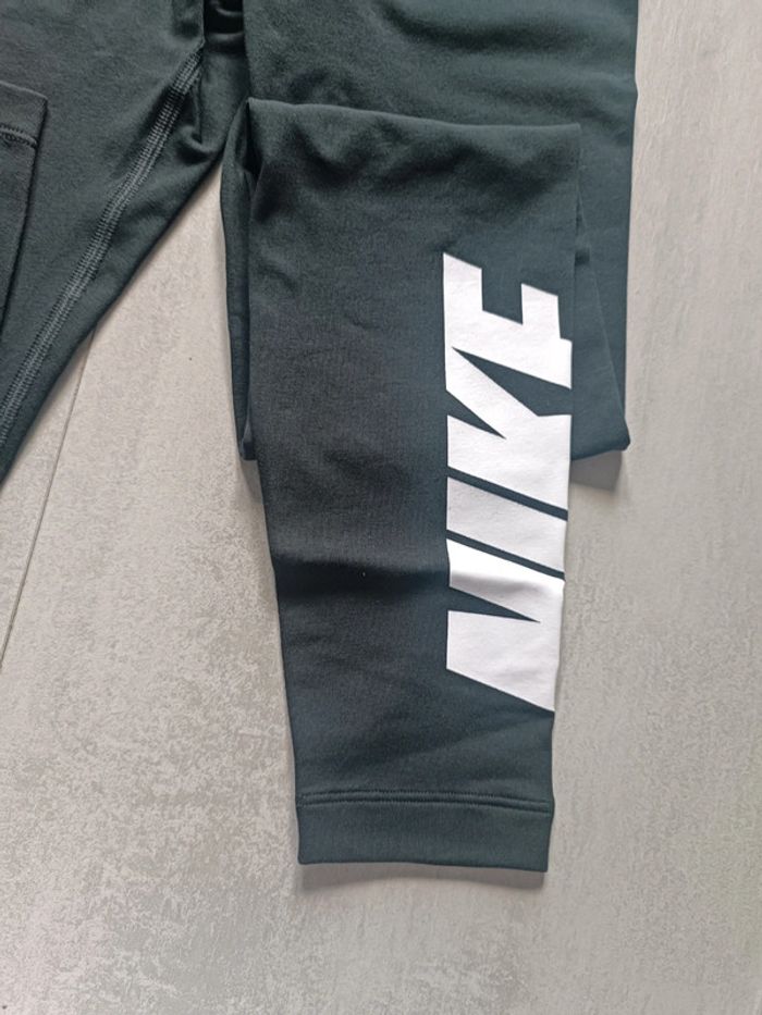 Legging Nike taille XS - photo numéro 3