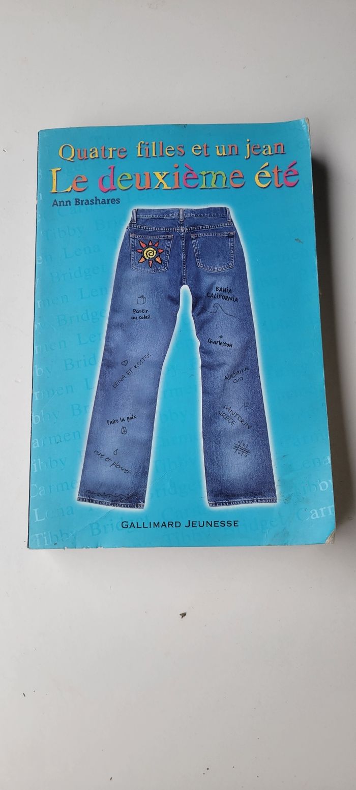 Livre "quatre filles et un jean"