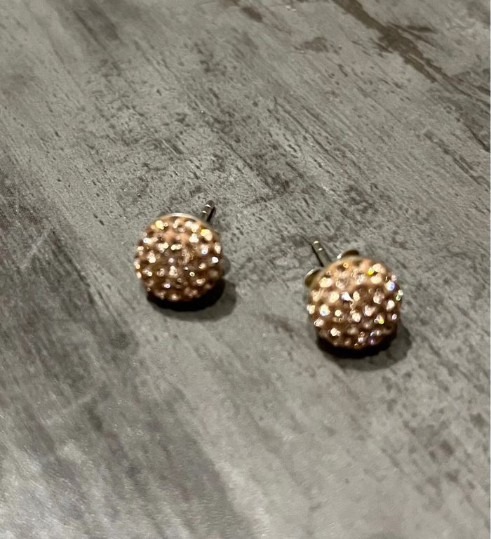 Boucles d'oreilles rose brillantes