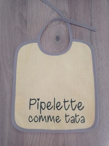 Bavoir jaune mixte pipelette comme tata