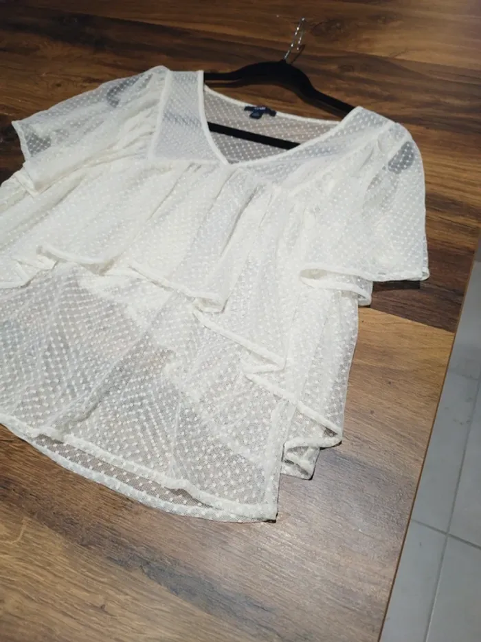 Blouse à volant écru "Kiabi" taille 34/36 - photo numéro 3