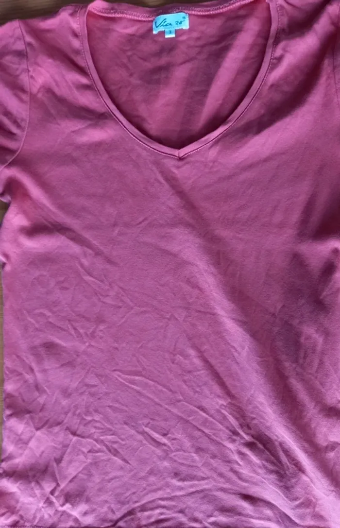 Tee-shirts 42/44 - photo numéro 3