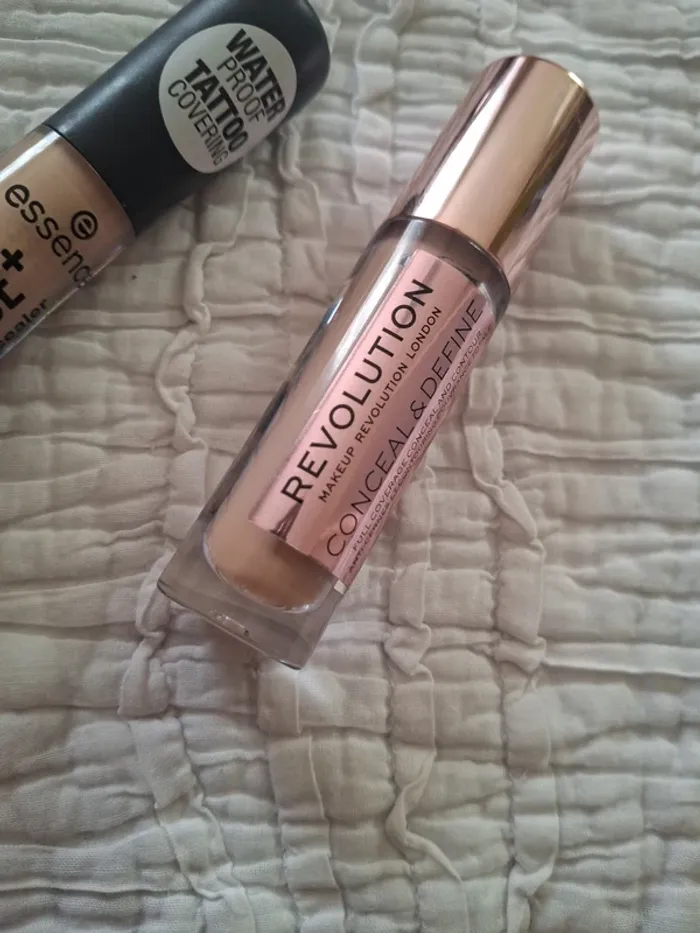Lot de 2 anti cernes dont 1 tatoo cover Essence - photo numéro 7