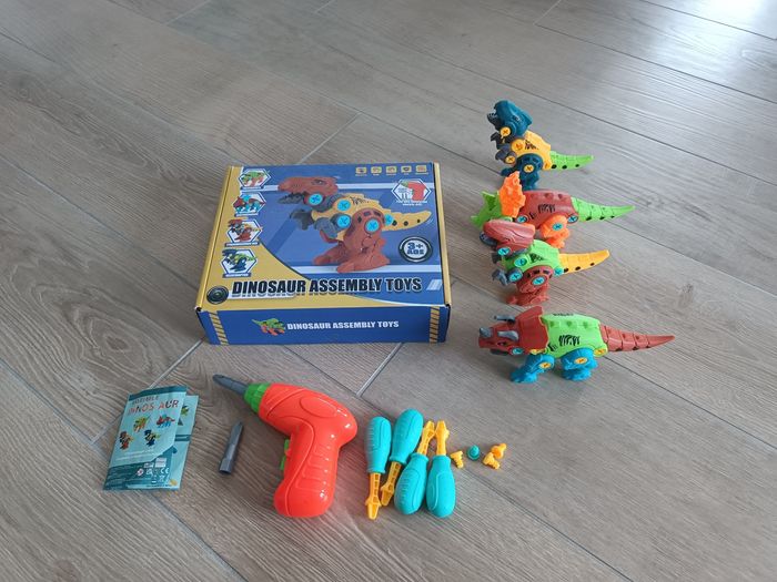 Dinosaures a assembler