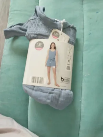 Short bleu