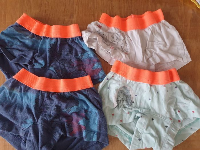 Lot de 4 shorties taille 104 cm