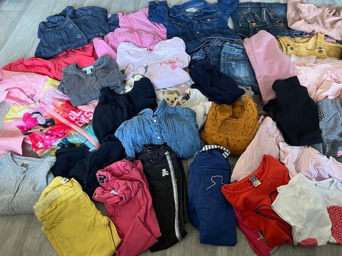 Lot de 48  articles de vêtements fille 24 mois - photo numéro 6