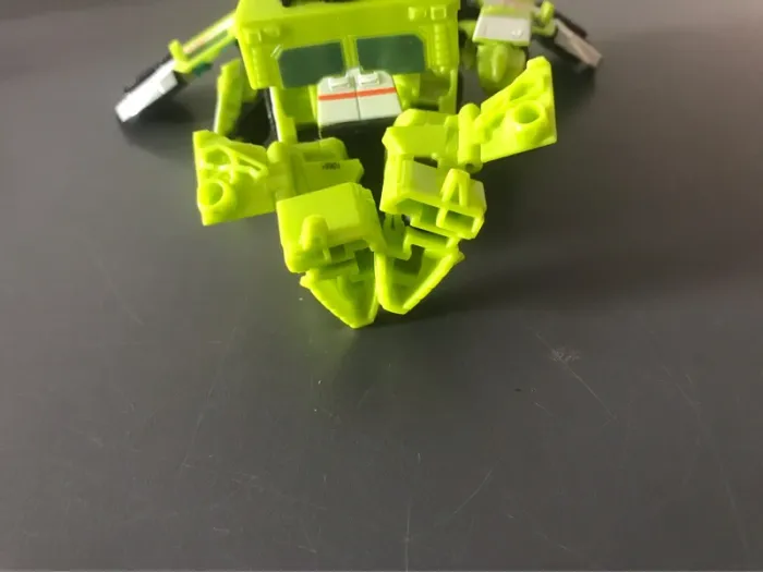 Figurine Transformers dark of the moon ratchet - photo numéro 13
