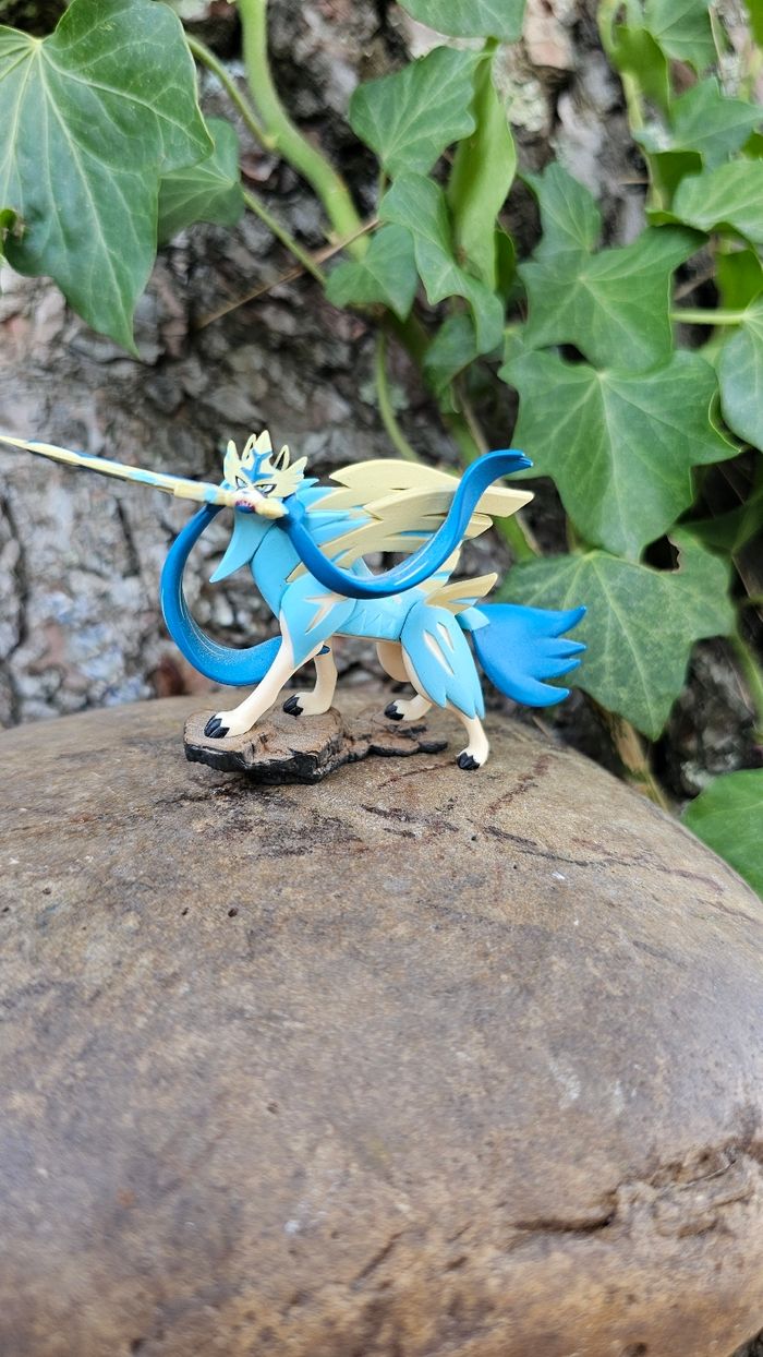 Super figurine Pokemon Nintendo zacian
