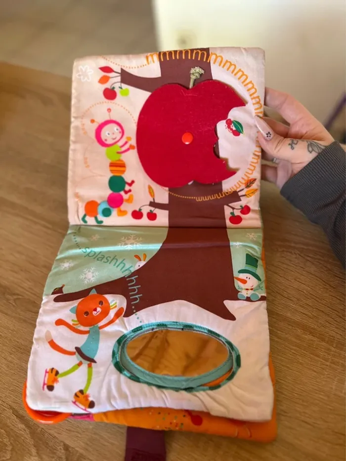 Livre tissu bébé sensoriel “Automne” Lilliputiens Très bon état - photo numéro 4