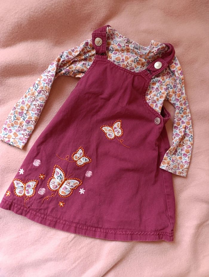Robe salopette et t-shirt manches longues 2 ans