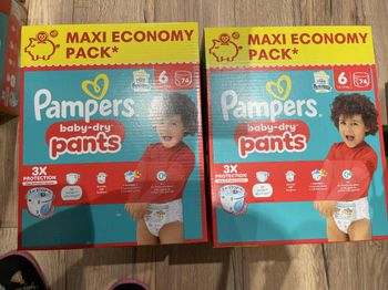 Couches Pampers taille 6 pansts