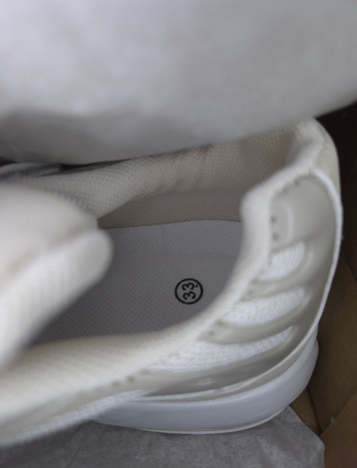 Baskets beige à scratch enfants mixtes tendances - Taille 33 - NEUVES 🌟 - photo numéro 2