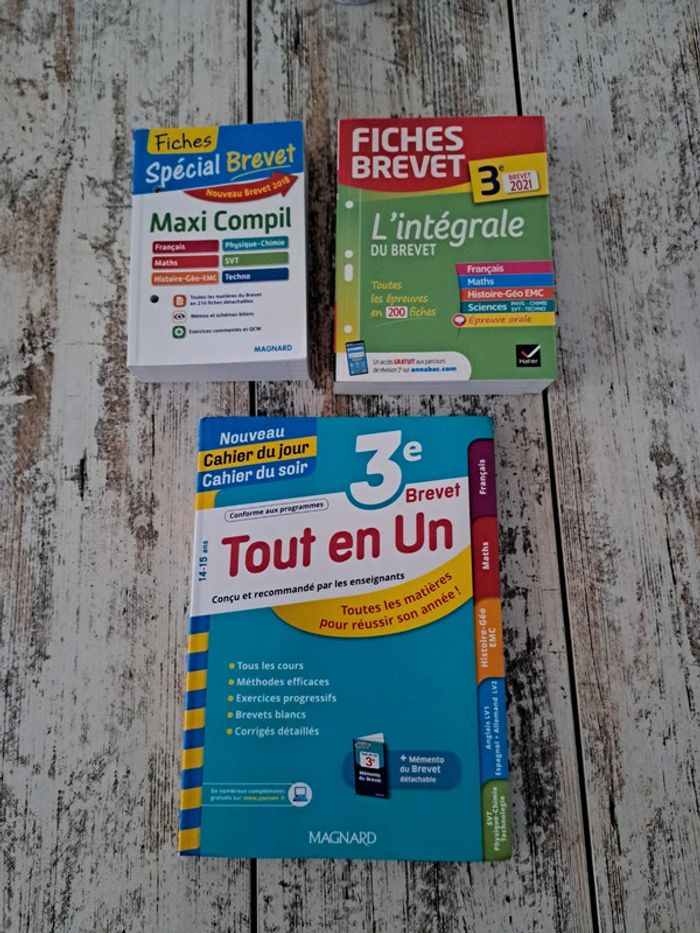 Lot de 3 livres spécial brevets