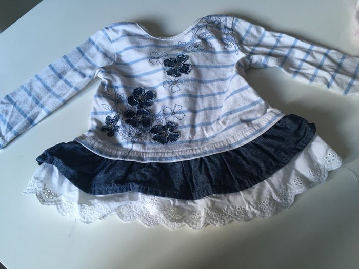 Robe bleu avec fleurs  3 mois