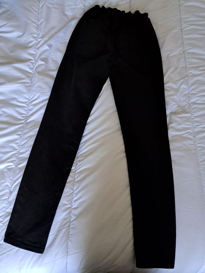 Jean  noir SKINNY S ou 36 ou 16 ans - photo numéro 3