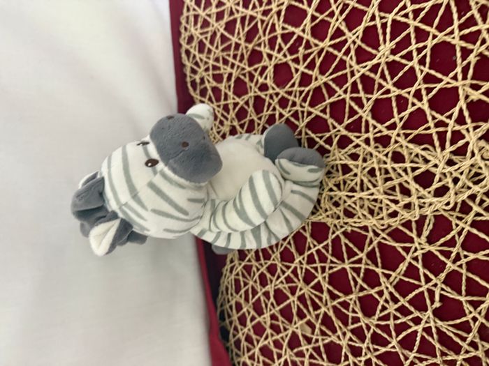 Peluche zèbre GIPSY blanc rayures grises assis 18 cm - photo numéro 5