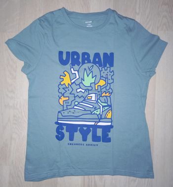 Tee-shirt vert émeraude clair motif basket Kiabi
T. 10 ans