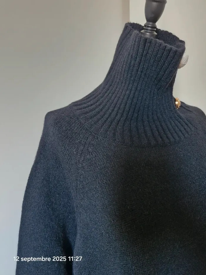 Robe pull oversize noire – col montant, boutons dorés, bas & poignets côtelés – T 42/46 - photo numéro 9